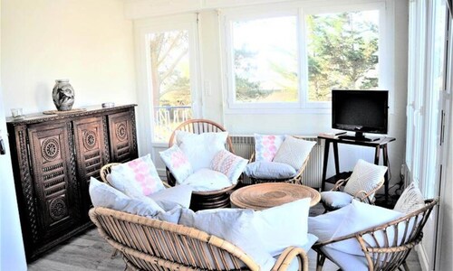 House in Fort-bloque Near Sandy Beach