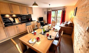 Dining - Apartment in Les Gets With Mountain Views (Les Gets)
