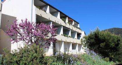 Studotel 405 LES Genets