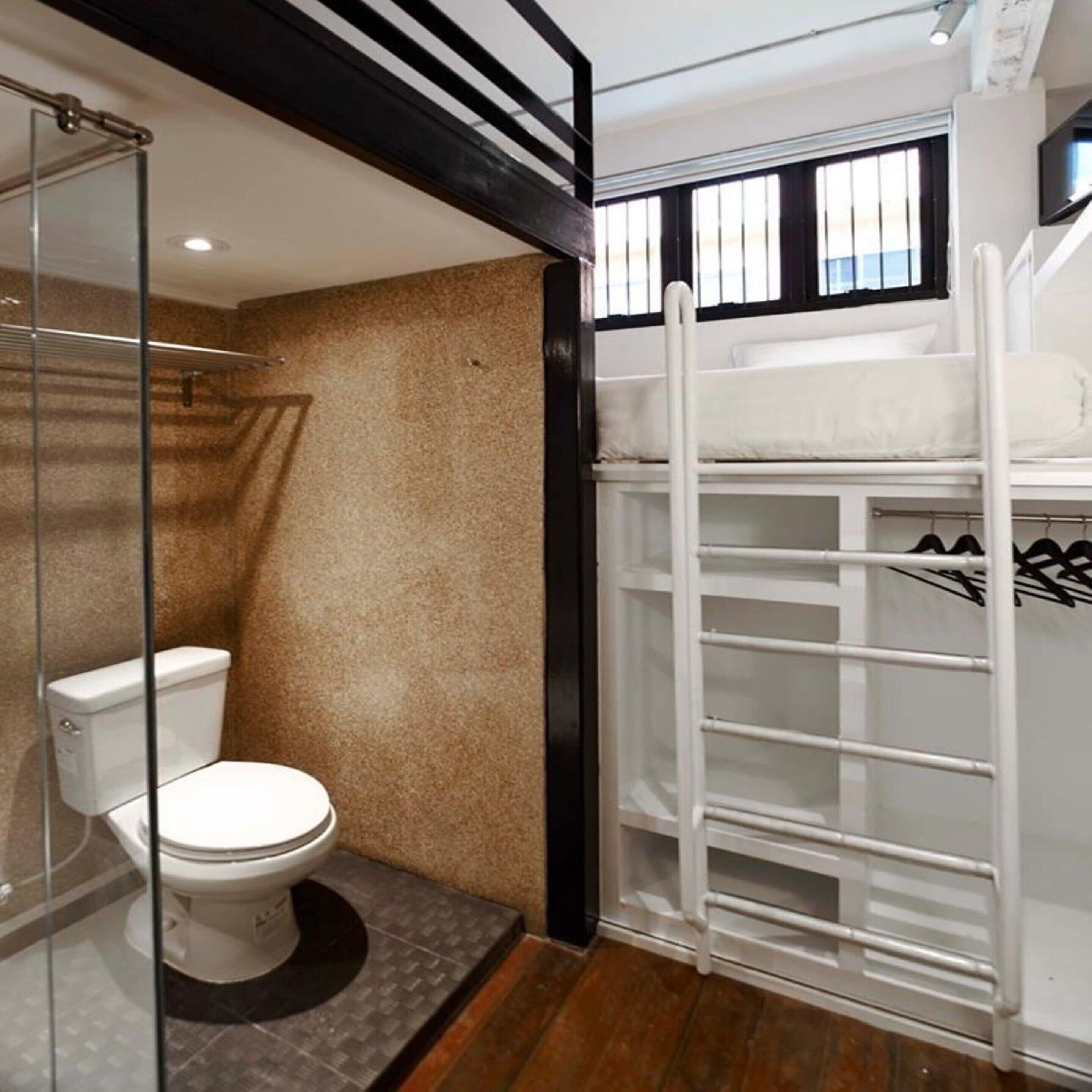 House | Bathroom