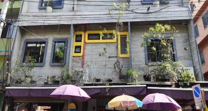 Twin Comfort Stay Chic & Spacious Setup