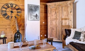 Living area - Spacious Chalet Village Center of Les Granges Sauna (Les Belleville)