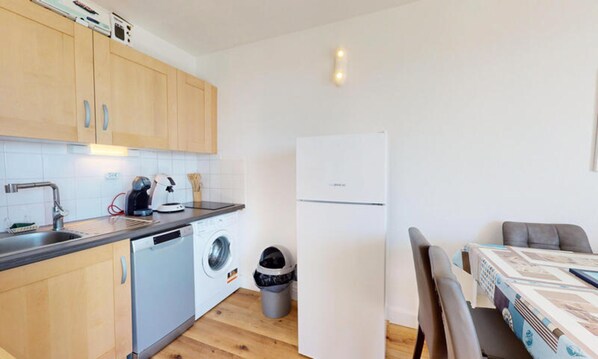 Fridge, microwave, coffee/tea maker, toaster - The Marine Reflection (Saint-Jean-de-Monts)