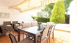 Outdoor dining - House in Canet Near the Best Beach (Canet de Berenguer)