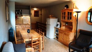Unclassified image, 2 of 3, button - Spacious and Quiet Apartment for 8 People in the Resort of Saint Sorlin D'arves (Saint-Sorlin-d'Arves)