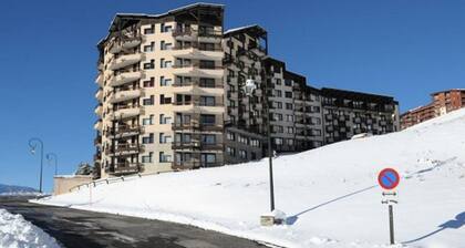Renovated Studio Close to the Slopes Balcony