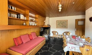 Interior - Apartment Close to the Slopes, Large Terrace With Beautiful View, South-facing (Les Allues)