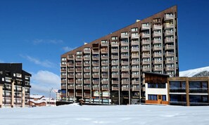 Exterior - Bright Studio Ski-in/ski-out Access Balcony (Les Belleville)