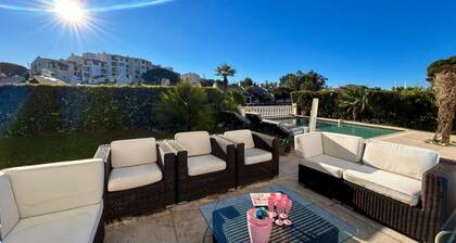 Houses & Villas for 10 People