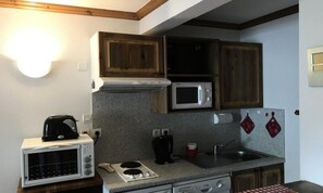 Microwave, dishwasher, coffee/tea maker, electric kettle - 3 Rooms for 6 People (Bessans)
