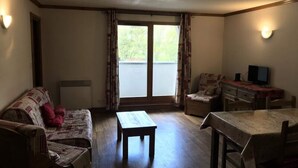Unclassified image, 2 of 3, button - 3 Rooms for 6 People (Bessans)