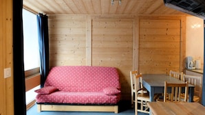 Unclassified image, 3 of 3, button - Comfortable Studio Close to Slopes Balcony (Tignes)