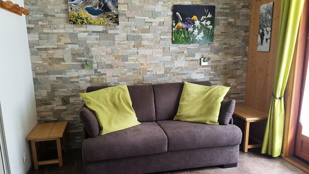 Ảnh chưa phân loại, 1 trong số 3 ảnh, nút