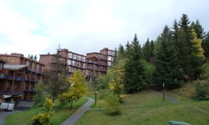 Exterior - 3-room Duplex Apartment for 8 People, Ski-in/ski-out, in the Village of Charmettoger in Arc 1800 (Bourg-Saint-Maurice)