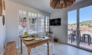 Dining - Apartment in Bandol Near Sandy Beaches (Bandol)