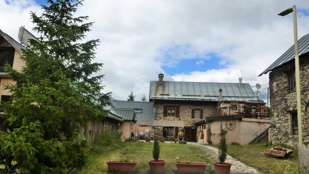 Unclassified image, 1 of 3, button - Apartment in Bonnenuit Near Ski Trails (Valloire)