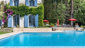 Unclassified image, 3 of 3, button - Villa in Grasse With Historic Garden (Grasse)