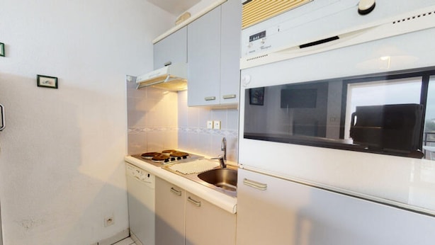 Private kitchen - Apartment in Saint-gilles by the Ocean (Saint-Gilles-Croix-de-Vie)