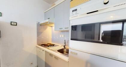 Apartment in Saint-gilles by the Ocean