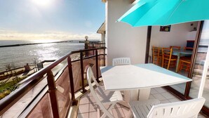 Outdoor dining - Apartment in Saint-gilles by the Ocean (Saint-Gilles-Croix-de-Vie)