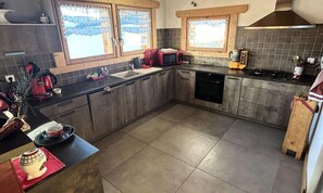 Microwave, oven, dishwasher, coffee/tea maker - Detached Chalet in Les Saisies for 12 People (Hauteluce)