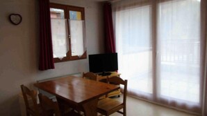 Unclassified image, 3 of 3, button - 2 Rooms for 4 People (Modane)
