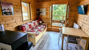 Living area - Apartment in a Wooden Chalet Near the Slopes and ski School (Saint-Jean-d'Arves)