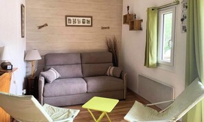 Living area - Apartment in Vars With Ski-in/ski-out Access (Les Orres)