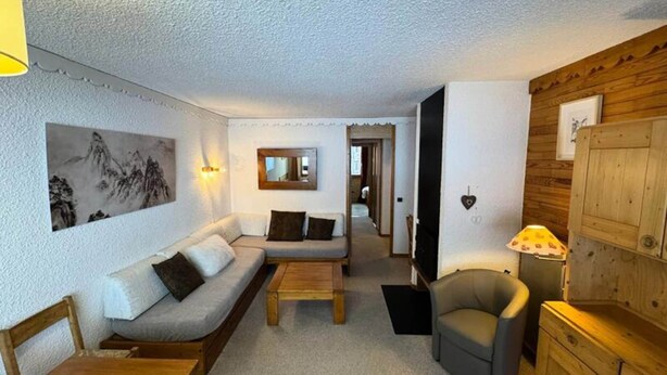 Living area - Apartment in Meribel Near Ski Slopes (Les Allues)