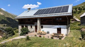 Unclassified image, 2 of 3, button - 4 Chalet for 14 People, East-west Exposure (Valloire)