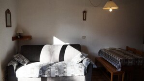 Interior - Nan01 - Studio 4 People Gondola (Araches-la-Frasse)