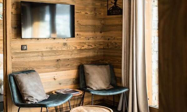 Interior - Luxury Apartment With South-facing Terrace - Sleeps 6 (Saint-Sorlin-d'Arves)