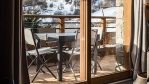 Dining - Luxury Apartment With South-facing Terrace - Sleeps 6 (Saint-Sorlin-d'Arves)