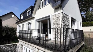 Exterior - Houses & Villas for 10 People (Ault)