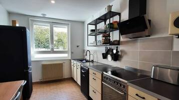 Fridge, microwave, oven, dishwasher