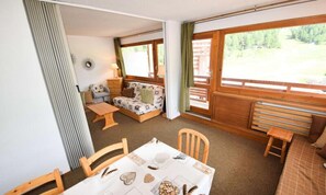 Living area - Apartment in La Plagne With Slope Views (La Plagne-Tarentaise)