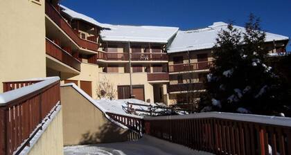 Studio Cabin + Mezzanine for 6 People, 2-star, South-facing