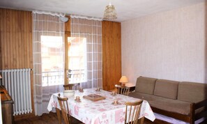 Dining - 2 Rooms for 4 People (Le Grand-Bornand)