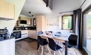 Dining - Chalet Mabe (Les Belleville)