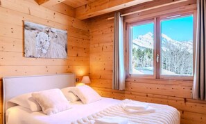 Iron/ironing board - Chalets for 12 People (Le Grand-Bornand)
