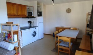 Fridge, microwave, oven, dishwasher - Apartment in Valfrejus Near Vanoise Park (Modane)