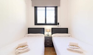 Trang bị nội thất với thiết kế riêng biệt, bàn ủi/dụng cụ ủi quần áo 