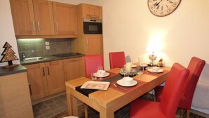 Dining - Apartment in Les Saisies With Pool & Spa (Hauteluce)