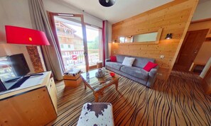 Living area - Apartment in Les Saisies With Pool & Spa (Hauteluce)