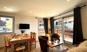 Dining - Alpinea C2 (Les Allues)