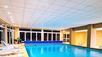 Indoor pool, outdoor pool