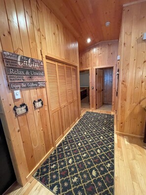 المنشأة من الداخل