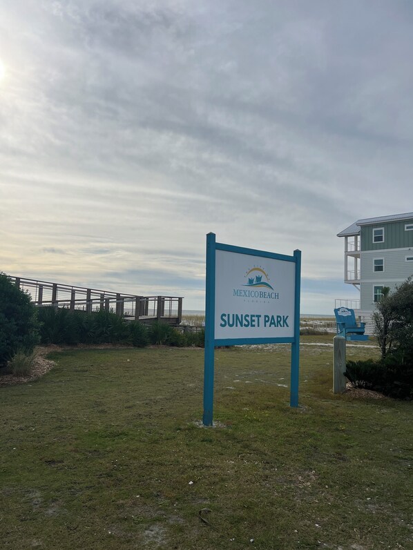 المنطقة المحيطة بالمنشأة