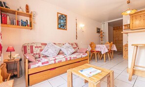 Living area - Beautiful, Quiet Apartment (Aussois)