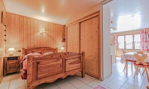 Room - Beautiful, Quiet Apartment (Aussois)